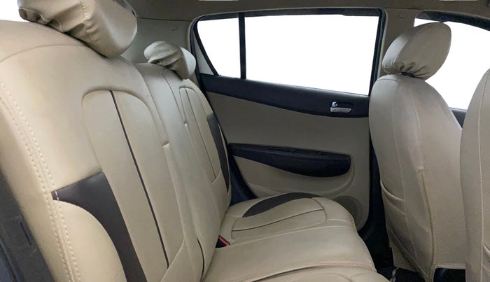 2014 Hyundai i20 SPORTZ 1.2, CNG, Manual, 63,655 km, Right Side Rear Door Cabin