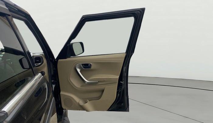 2022 Mahindra BOLERO NEO N10 R, Diesel, Manual, 43,217 km, RHS Front Door