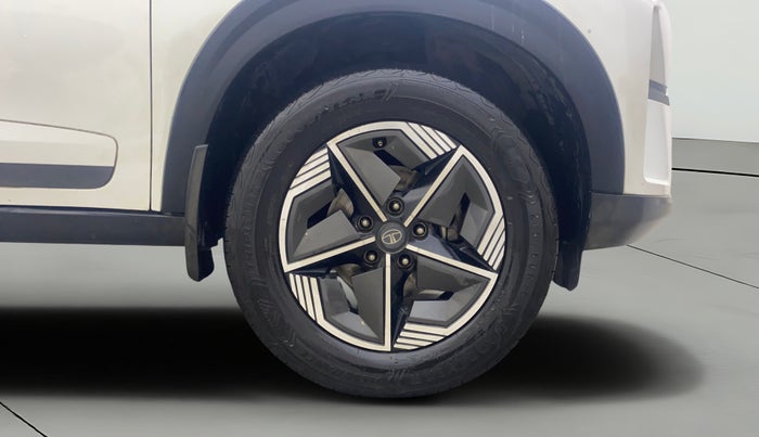 2023 Tata NEXON CREATIVE+ SUNROOF AMT 1.2 PETROL, Petrol, Automatic, 33,371 km, Right Front Wheel