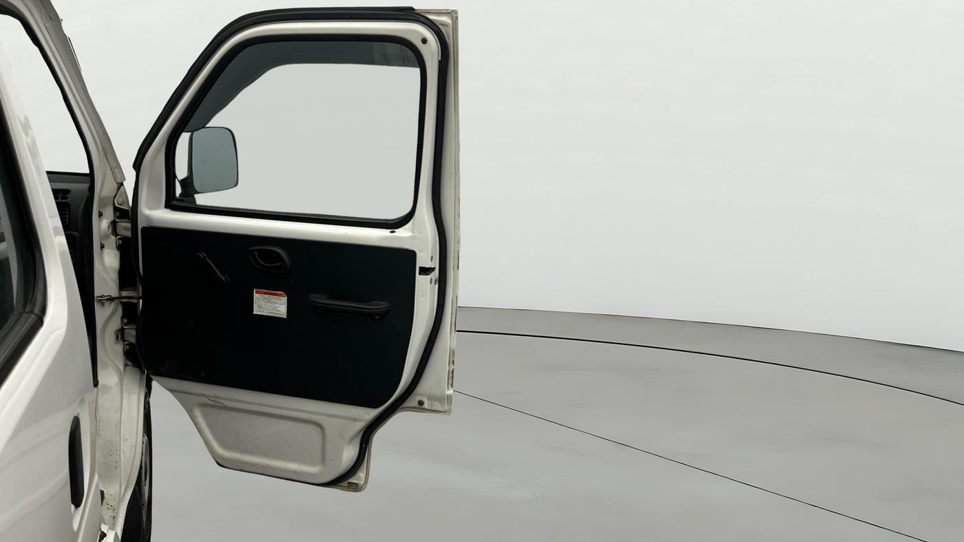 2023 Maruti Eeco 5 STR AC CNG, CNG, Manual, 67,042 km, RHS Front Door