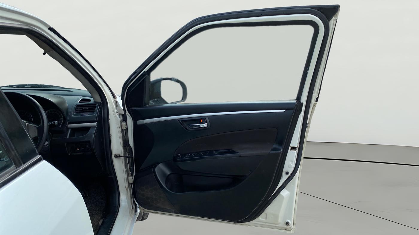 2014 Maruti Swift VXI, Petrol, Manual, 95,939 km, RHS Front Door