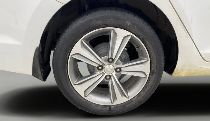 2018 Hyundai Verna 1.6 VTVT SX O, Petrol, Manual, 43,257 km, Right Rear Wheel