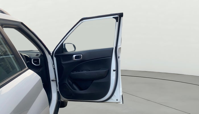 2020 Hyundai VENUE S 1.2, Petrol, Manual, 29,129 km, RHS Front Door