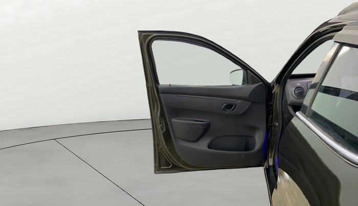 2017 Renault Kwid RXT 0.8, Petrol, Manual, 38,112 km, LHS Front Door