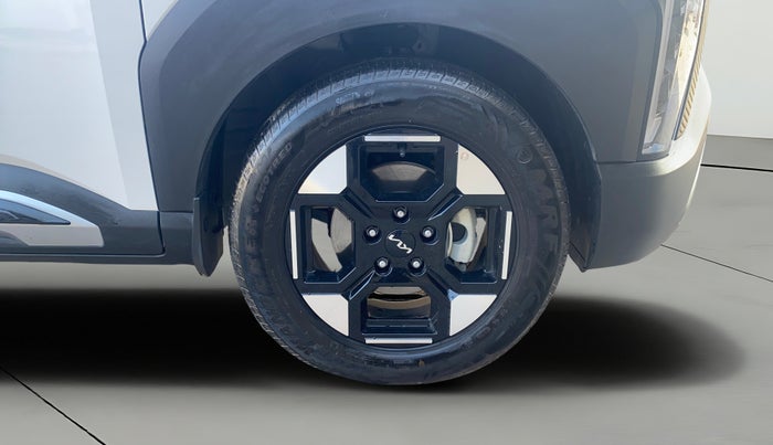 2025 KIA SYROS  HTX 1.0 Turbo 6MT, Petrol, Manual, 1,196 km, Right Front Wheel