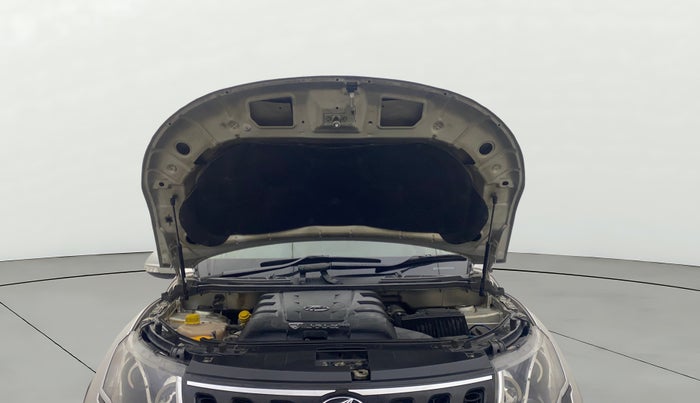 2015 Mahindra XUV500 W10, Diesel, Manual, 83,012 km, Open Bonet