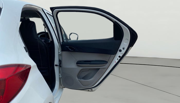 2017 Tata Tiago XT PETROL, Petrol, Manual, 27,057 km, RHS Rear Door