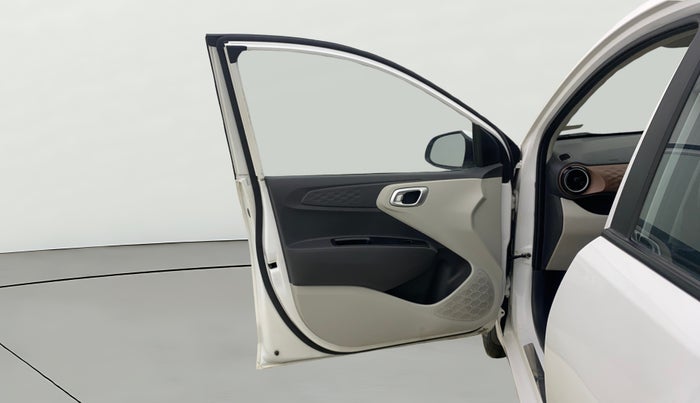 2023 Hyundai AURA SX 1.2 CNG, CNG, Manual, 31,834 km, LHS Front Door