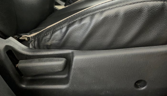 2021 Maruti Alto LXI CNG, CNG, Manual, 67,396 km, Driver Side Adjustment Panel