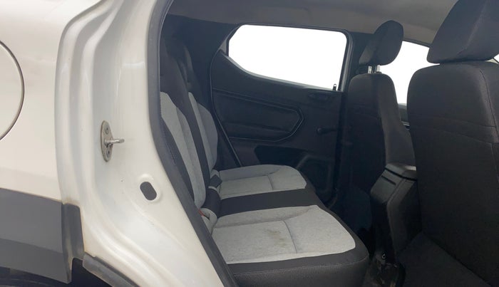 2022 Renault Kiger RXE MT, Petrol, Manual, 39,361 km, Right Side Rear Door Cabin