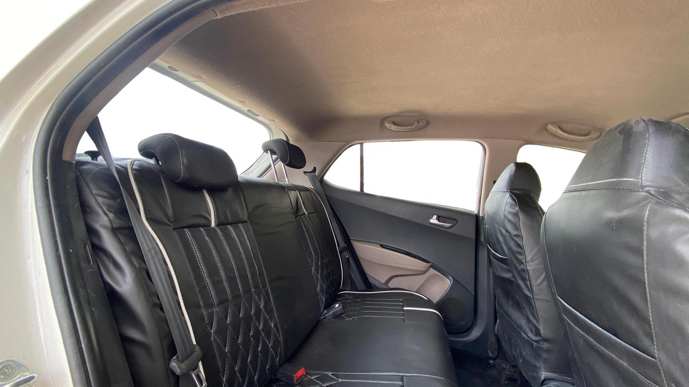 2015 Hyundai Grand i10 ASTA AT 1.2 KAPPA VTVT, Petrol, Automatic, 78,121 km, Right Side Rear Door Cabin