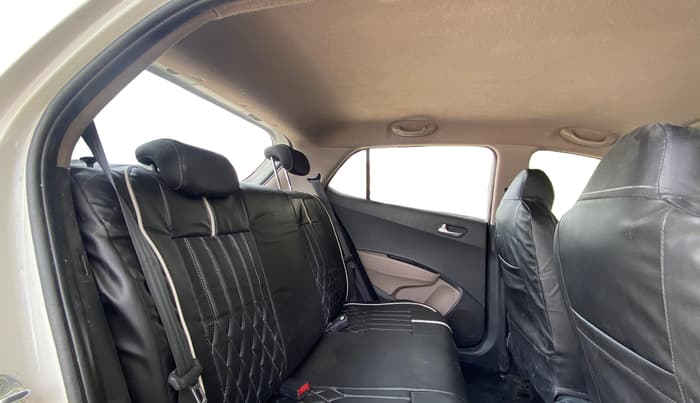 2015 Hyundai Grand i10 ASTA AT 1.2 KAPPA VTVT, Petrol, Automatic, 78,121 km, Right Side Rear Door Cabin