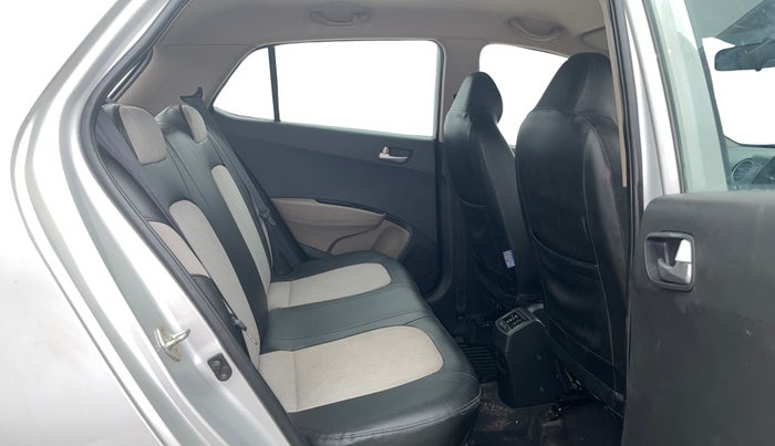 2015 Hyundai Grand i10 SPORTZ 1.2 KAPPA VTVT, Petrol, Manual, 38,450 km, Right Side Rear Door Cabin