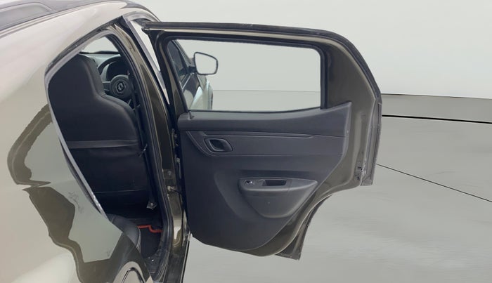 2021 Renault Kwid RXT 1.0 AMT (O), Petrol, Automatic, 13,101 km, RHS Rear Door