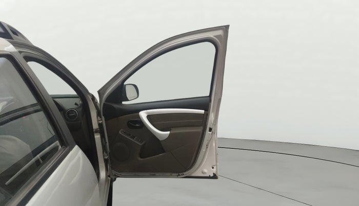 2019 Renault Duster RXS CVT, CNG, Automatic, 54,049 km, RHS Front Door