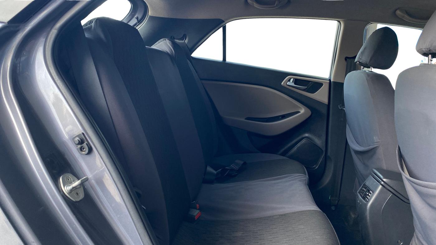 2019 Hyundai Elite i20 SPORTZ PLUS 1.2, Petrol, Manual, 48,834 km, Right Side Rear Door Cabin
