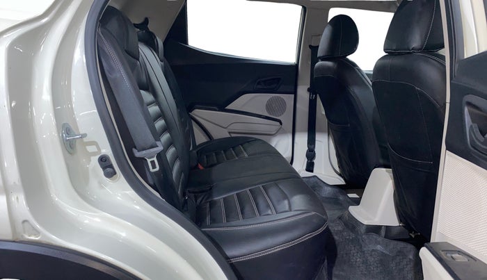 2023 Mahindra XUV300 W4 1.2 PETROL, Petrol, Manual, 8,022 km, Right Side Rear Door Cabin