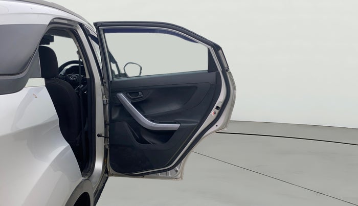 2021 Tata NEXON XMA SUNROOF PETROL, Petrol, Automatic, 38,695 km, RHS Rear Door