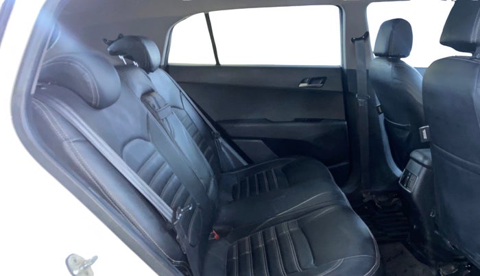 2017 Hyundai Creta SX PLUS 1.6 PETROL, Petrol, Manual, 76,961 km, Right Side Rear Door Cabin