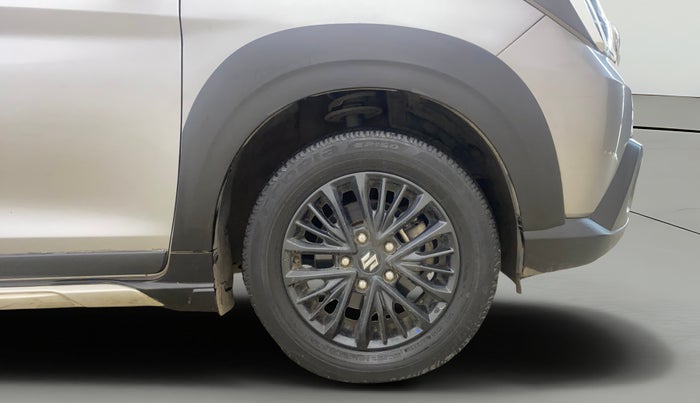 2021 Maruti XL6 ALPHA AT, Petrol, Automatic, 88,174 km, Right Front Wheel