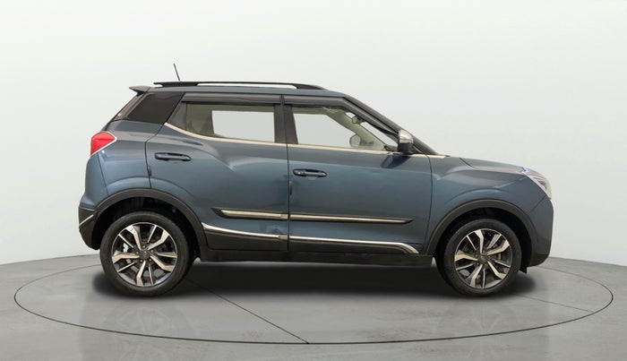 2021 Mahindra XUV300 W8 (O) 1.2 PETROL AMT, Petrol, Automatic, 45,205 km, Right Side View