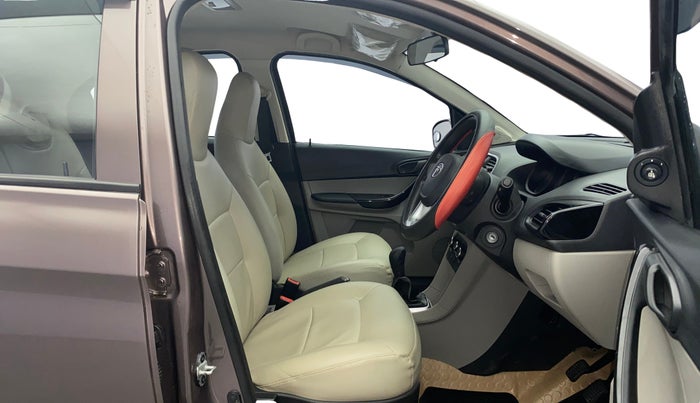 2017 Tata Tiago XT PETROL, Petrol, Manual, 26,993 km, Right Side Front Door Cabin