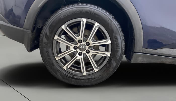2022 Mahindra XUV700 AX 7 P AT 7 STR, Petrol, Automatic, 78,909 km, Right Rear Wheel
