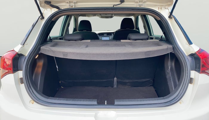 2017 Hyundai Elite i20 ASTA 1.2 (O), Petrol, Manual, 80,814 km, Boot Open Zoomed View