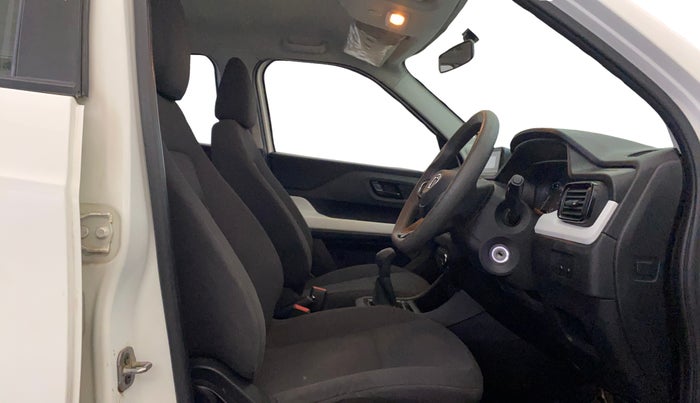 2022 Tata PUNCH PURE MT, Petrol, Manual, 56,933 km, Right Side Front Door Cabin