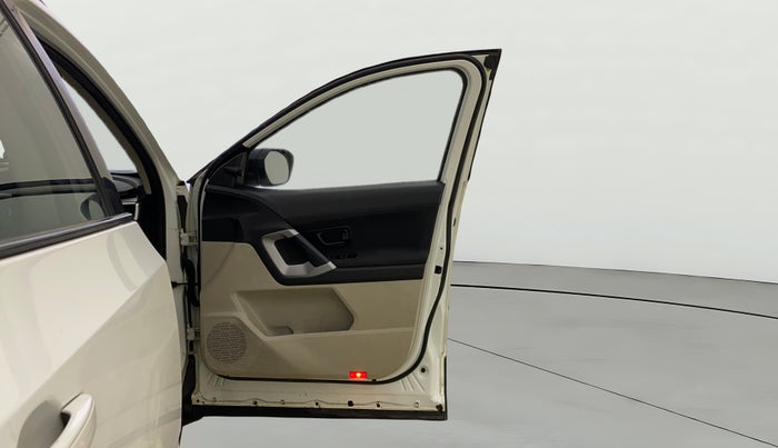 2021 Tata Safari XM, Diesel, Manual, 60,068 km, RHS Front Door