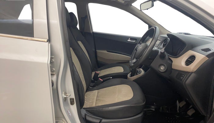 2016 Hyundai Grand i10 SPORTZ 1.2 KAPPA VTVT, Petrol, Manual, 77,525 km, Right Side Front Door Cabin