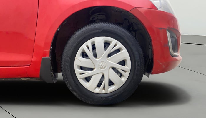 2015 Maruti Swift VXI, Petrol, Manual, 82,853 km, Right Front Wheel