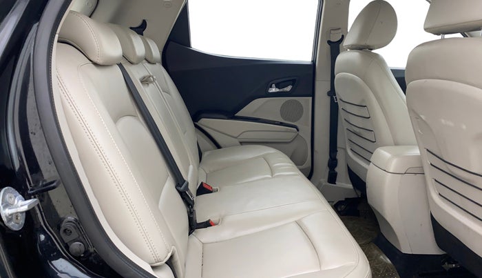 2019 Mahindra XUV300 W8 (O) 1.5 DIESEL, Diesel, Manual, 42,533 km, Right Side Rear Door Cabin