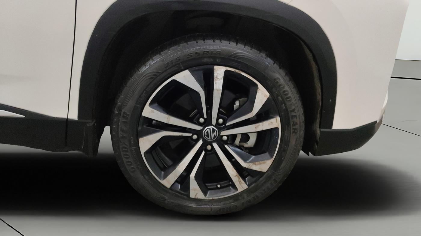 2023 MG HECTOR SHARP PRO 1.5 PETROL TURBO CVT PETROL, Petrol, Automatic, 22,983 km, Right Front Wheel
