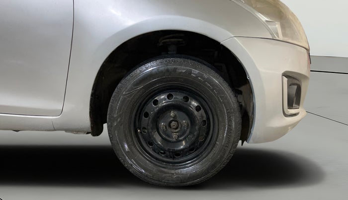 2016 Maruti Swift VXI, Petrol, Manual, 1,05,678 km, Right Front Wheel