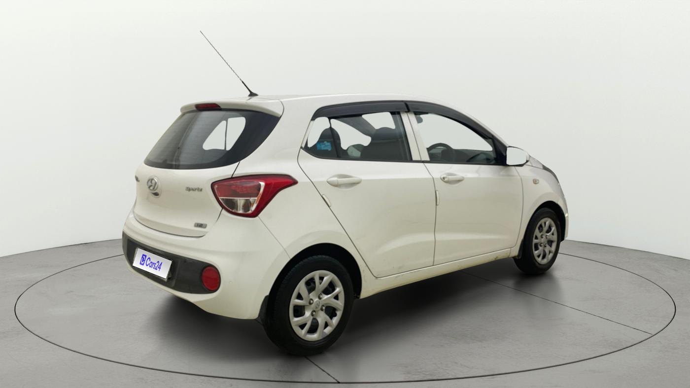 2017 Hyundai Grand i10 SPORTZ 1.2 KAPPA VTVT, Petrol, Manual, 40,212 km, Right Back Diagonal