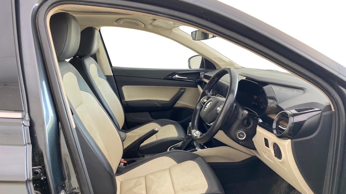 2023 Skoda SLAVIA STYLE 1.0L TSI AT, Petrol, Automatic, 89,819 km, Right Side Front Door Cabin