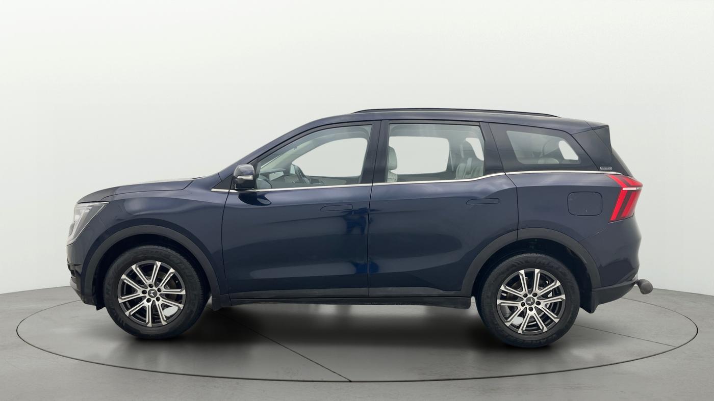 2022 Mahindra XUV700 AX 7 P AT 7 STR, Petrol, Automatic, 49,195 km, Left Side