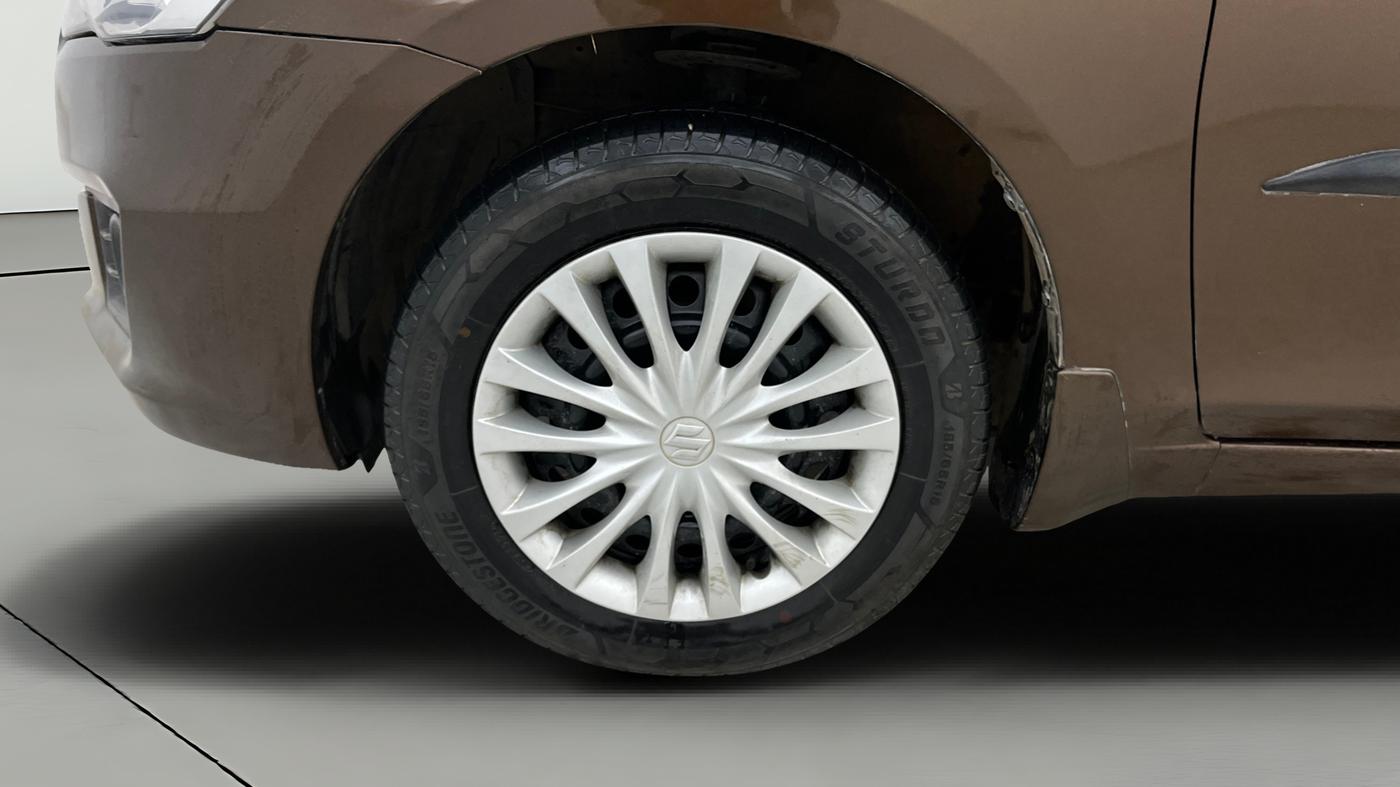 2016 Maruti Ciaz VXI+, Petrol, Manual, 61,684 km, Left Front Wheel