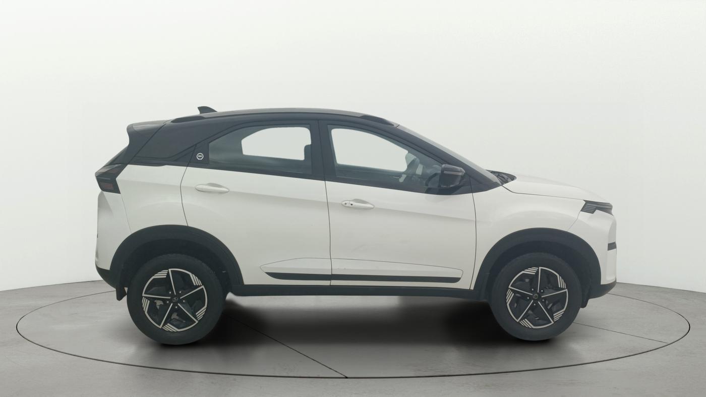 2023 Tata NEXON FEARLESS SUNROOF DUAL TONE 1.2 PETROL, Petrol, Manual, 46,023 km, Right Side View
