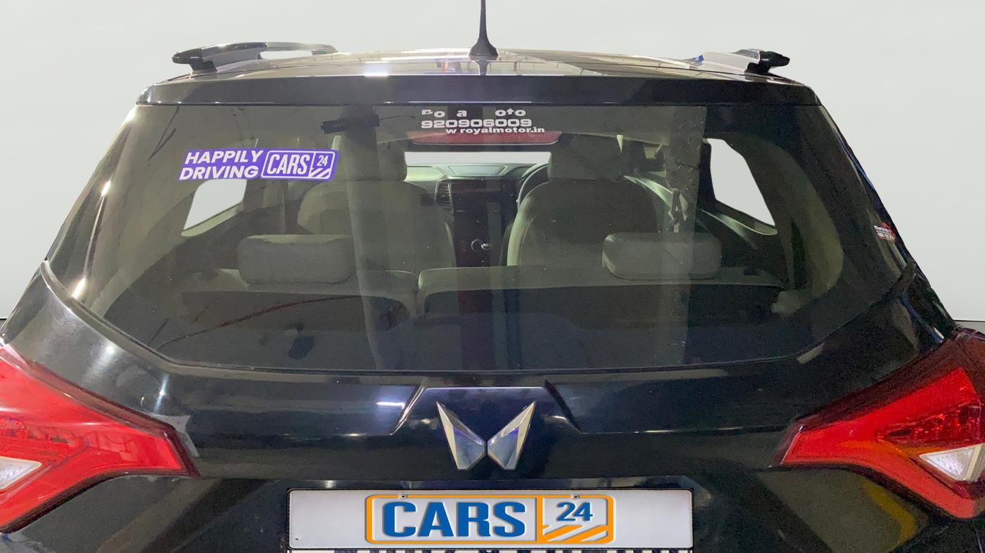 2023 Mahindra XUV300 W6 1.2 PETROL, Petrol, Manual, 8,518 km, Rear Windshield