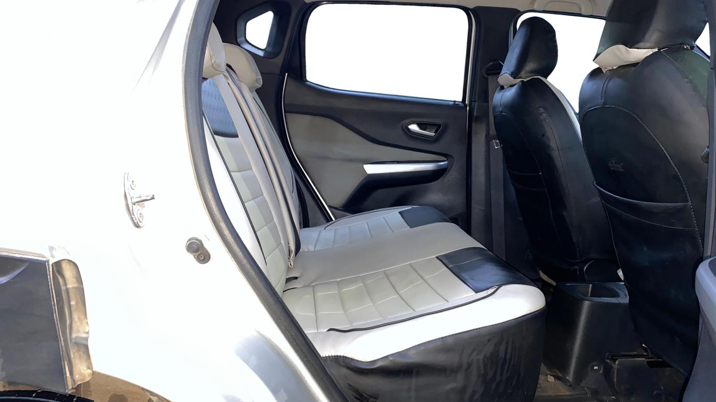 2021 Nissan MAGNITE XL TURBO CVT, Petrol, Automatic, 88,812 km, Right Side Rear Door Cabin