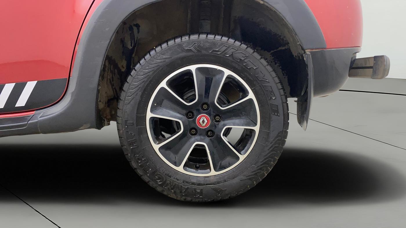 2017 Renault Duster RXS CVT, Petrol, Automatic, 89,851 km, Left Rear Wheel