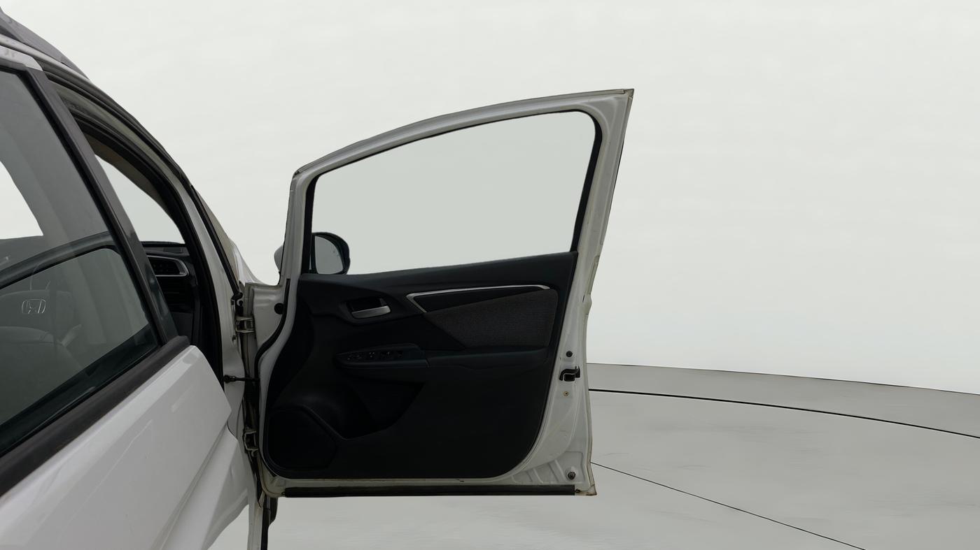 2018 Honda WR-V 1.2L I-VTEC VX MT, CNG, Manual, 1,24,680 km, RHS Front Door