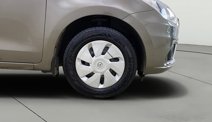 2021 Maruti Dzire VXI AMT, Petrol, Automatic, 72,600 km, Right Front Wheel