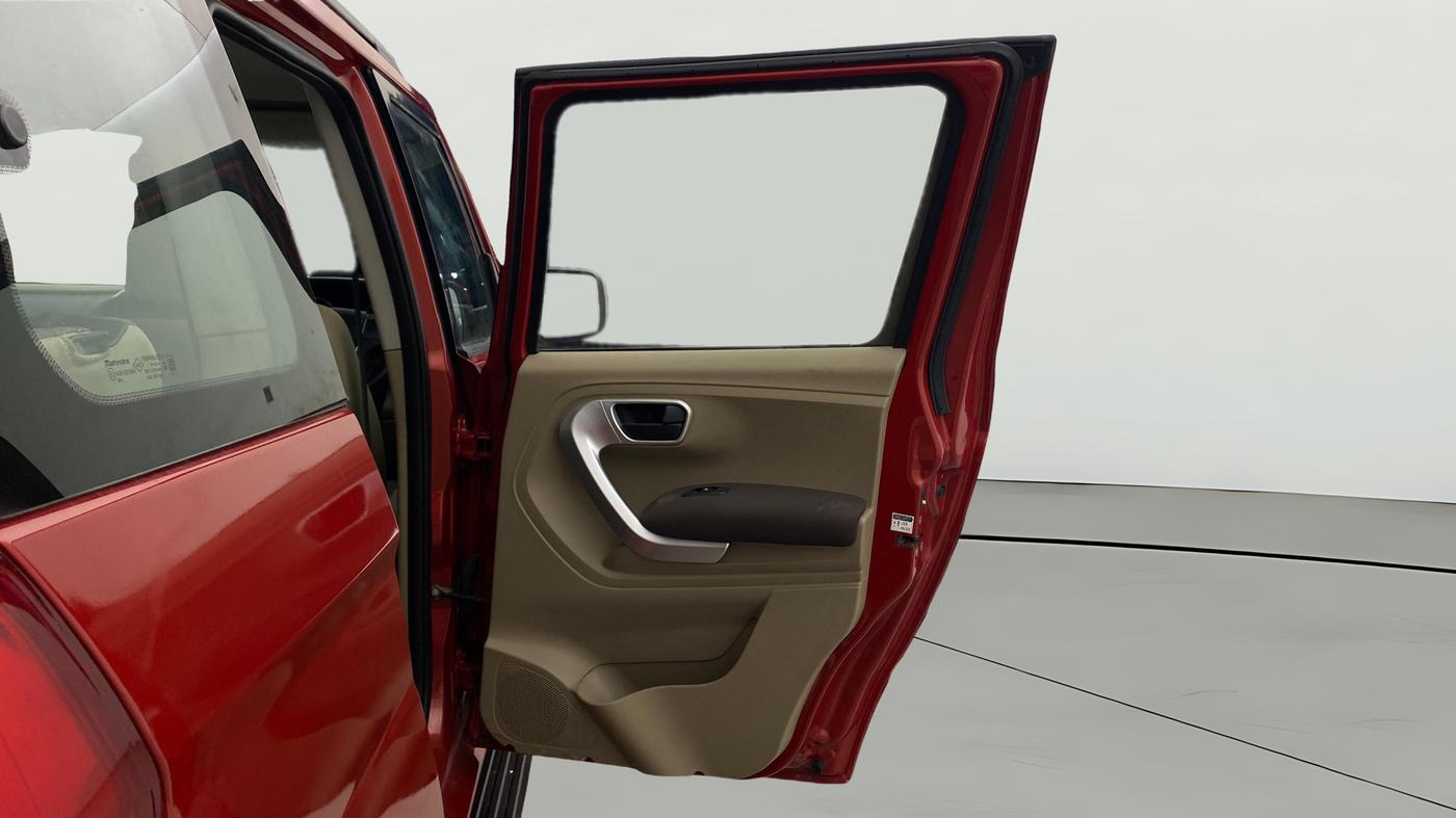 2018 Mahindra TUV300 T8, Diesel, Manual, 65,781 km, RHS Rear Door