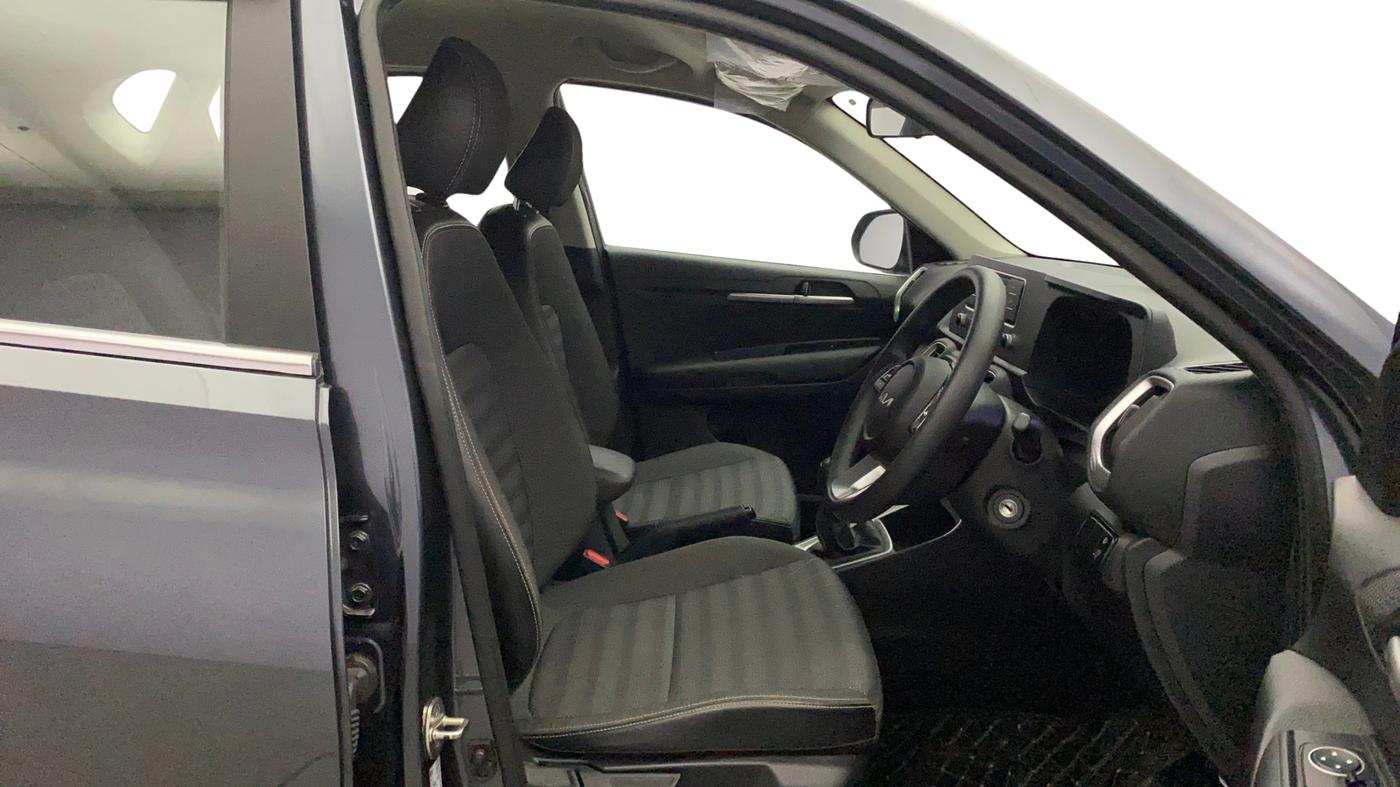 2022 KIA SONET HTK 1.2, Petrol, Manual, 20,818 km, Right Side Front Door Cabin