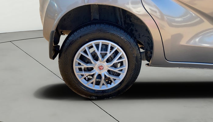 2017 Datsun Redi Go T, Petrol, Manual, 80,717 km, Right Rear Wheel