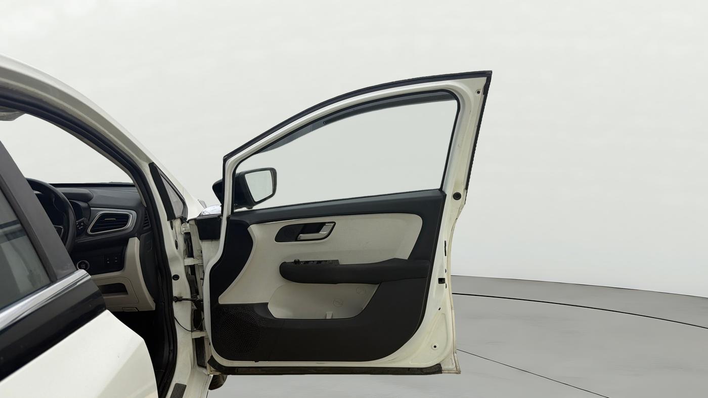 2023 Tata ALTROZ XZ PLUS SUNROOF CNG, CNG, Manual, 81,056 km, RHS Front Door