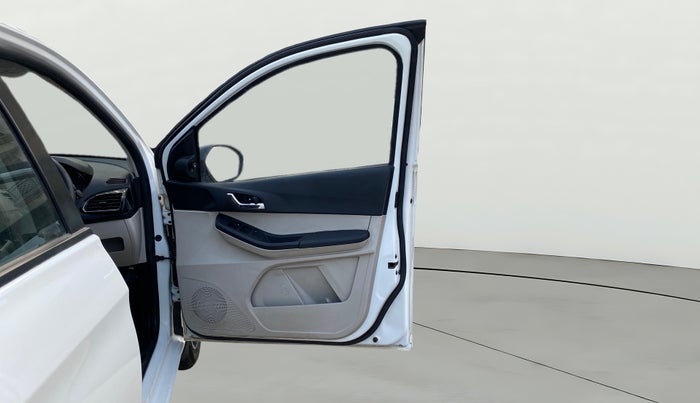 2024 Tata Tiago XZ PLUS CNG, CNG, Manual, 41,917 km, RHS Front Door